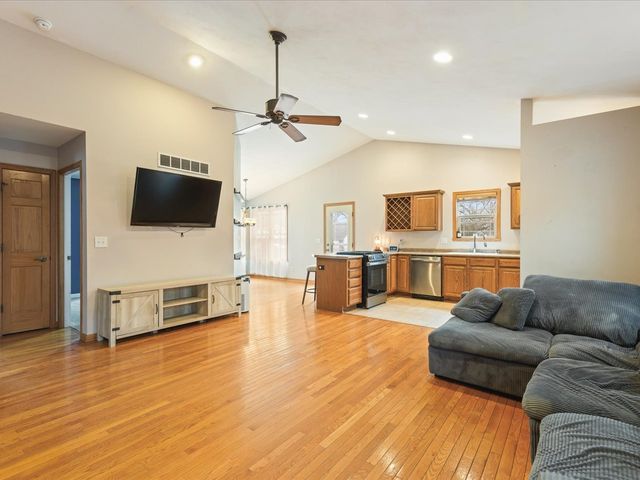 207 Coronado Boulevard, Loves Park, IL 61111