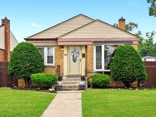 116 Marshall Avenue, Bellwood, IL 60104