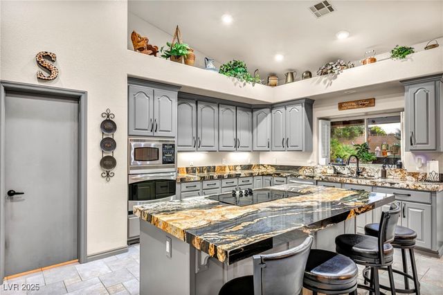 9770 West El Campo Grande Avenue, Las Vegas, NV 89149