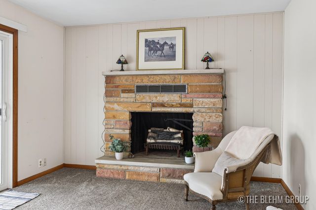 15121 Roberts Shore Drive, Constantine, MI 49042