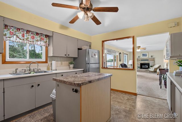 15121 Roberts Shore Drive, Constantine, MI 49042
