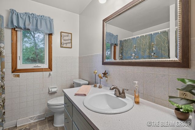 15121 Roberts Shore Drive, Constantine, MI 49042
