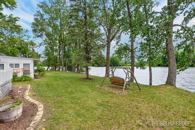 15121 Roberts Shore Drive, Constantine, MI 49042