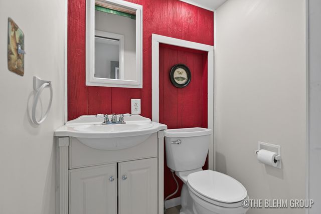 15121 Roberts Shore Drive, Constantine, MI 49042
