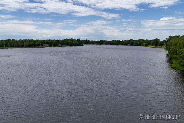 15121 Roberts Shore Drive, Constantine, MI 49042