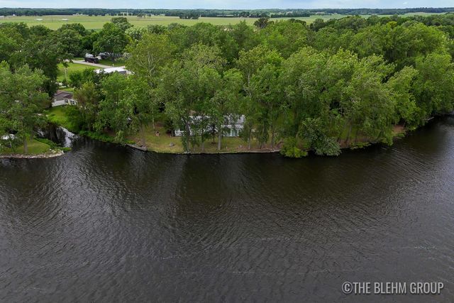 15121 Roberts Shore Drive, Constantine, MI 49042
