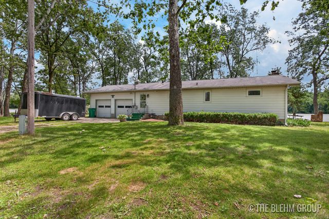 15121 Roberts Shore Drive, Constantine, MI 49042