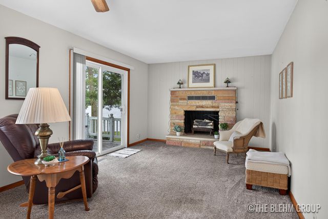 15121 Roberts Shore Drive, Constantine, MI 49042