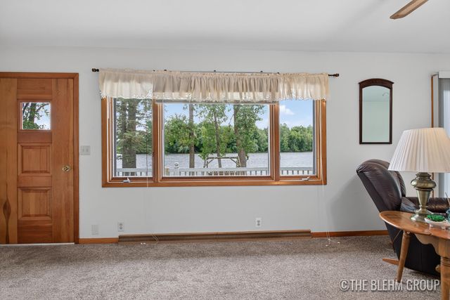 15121 Roberts Shore Drive, Constantine, MI 49042