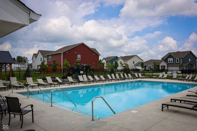 2135 Bauer Creek, Whitestown, IN 46075