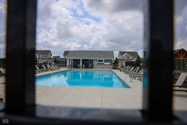 2135 Bauer Creek, Whitestown, IN 46075