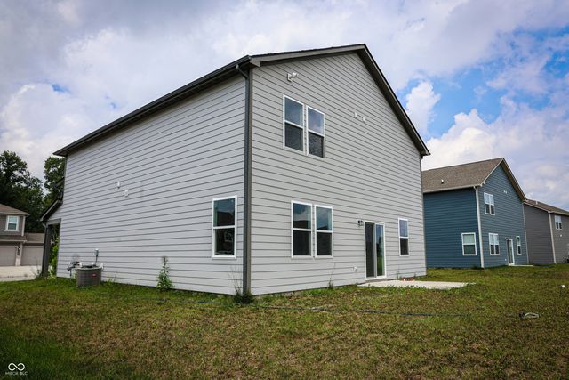 2135 Bauer Creek, Whitestown, IN 46075