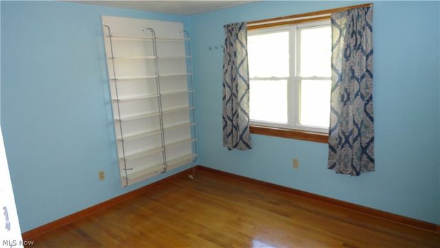11 Lamp Post Lane, New Cumberland, WV 26047