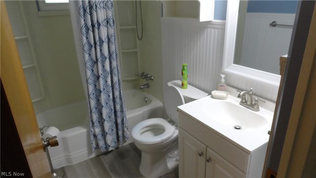 11 Lamp Post Lane, New Cumberland, WV 26047