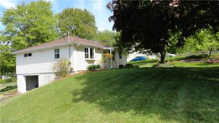 11 Lamp Post Lane, New Cumberland, WV 26047