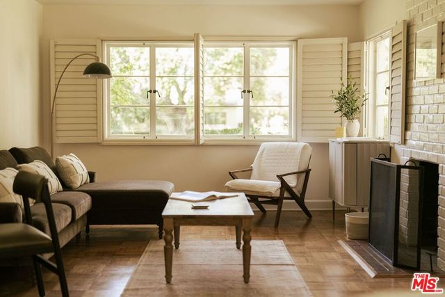 5434 Village Green, Los Angeles, CA 90016