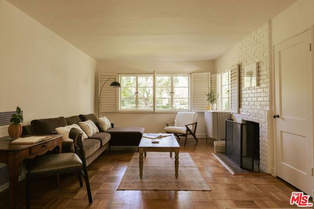 5434 Village Green, Los Angeles, CA 90016