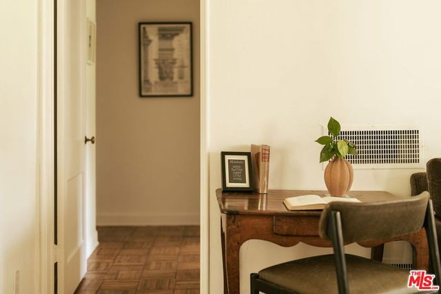 5434 Village Green, Los Angeles, CA 90016