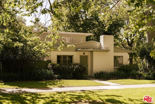 5434 Village Green, Los Angeles, CA 90016