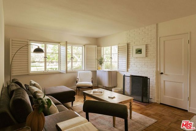 5434 Village Green, Los Angeles, CA 90016