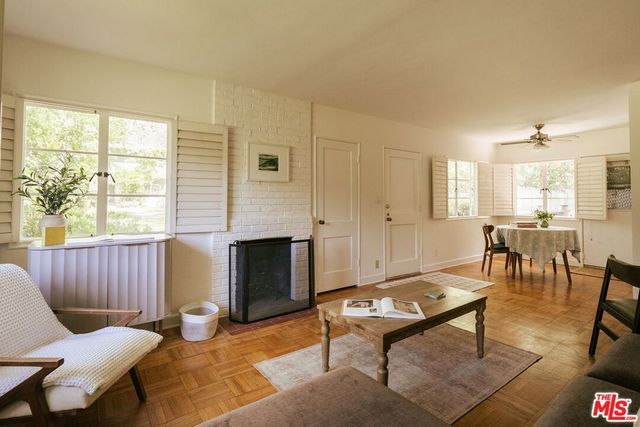 5434 Village Green, Los Angeles, CA 90016
