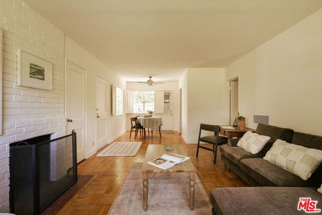 5434 Village Green, Los Angeles, CA 90016
