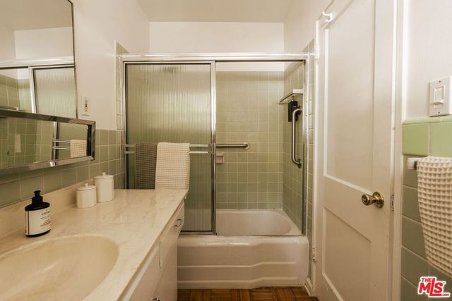 5434 Village Green, Los Angeles, CA 90016