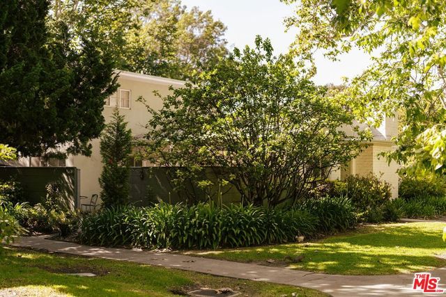 5434 Village Green, Los Angeles, CA 90016