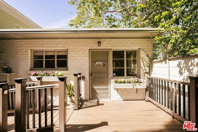 5434 Village Green, Los Angeles, CA 90016
