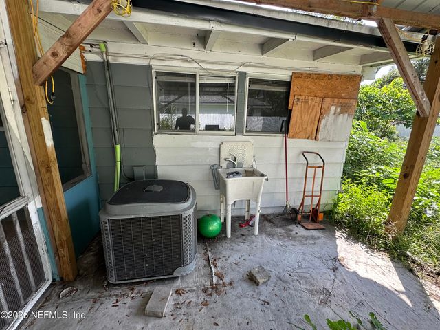 6304 SPRINKLE Drive N, Jacksonville, FL 32211