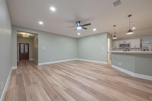 2 Garden Lodge Place, The Woodlands, TX 77382