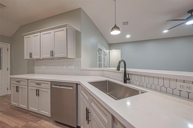 2 Garden Lodge Place, The Woodlands, TX 77382