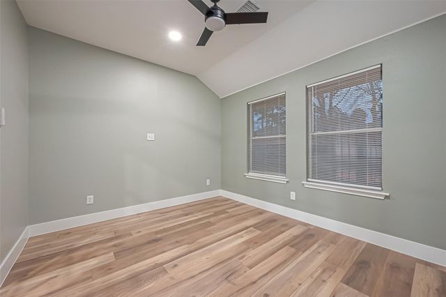2 Garden Lodge Place, The Woodlands, TX 77382