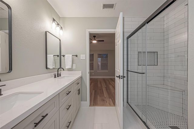 2 Garden Lodge Place, The Woodlands, TX 77382