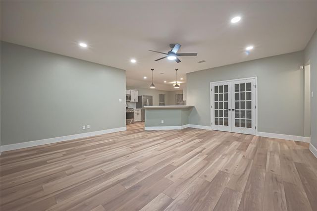 2 Garden Lodge Place, The Woodlands, TX 77382