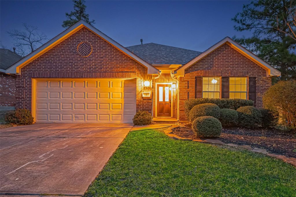 2 Garden Lodge Place, The Woodlands, TX 77382