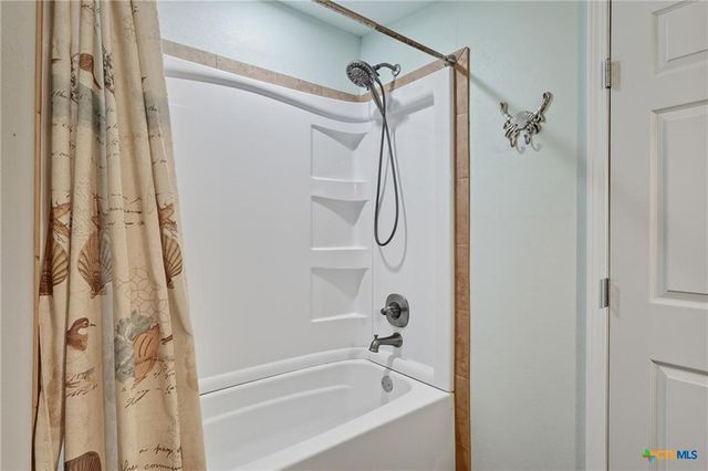 488 Alamo Beach Avenue, Port Lavaca, TX 77979
