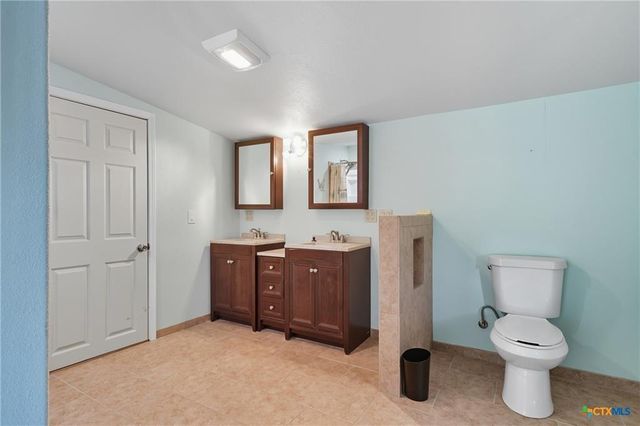 488 Alamo Beach Avenue, Port Lavaca, TX 77979