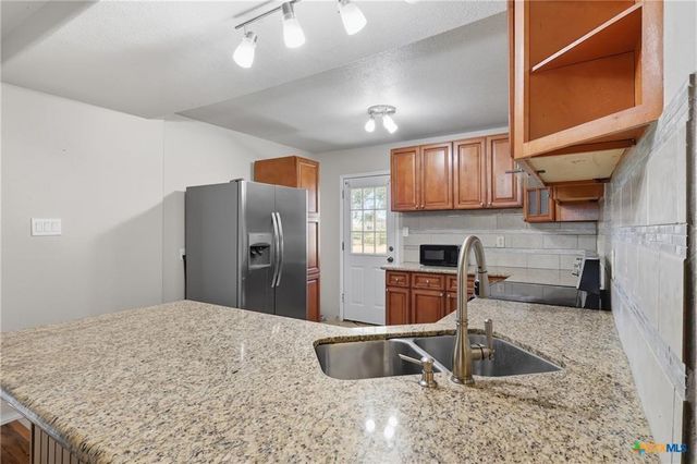 488 Alamo Beach Avenue, Port Lavaca, TX 77979