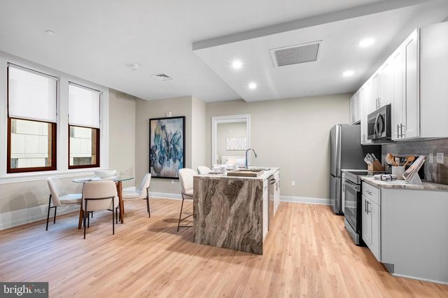 1420 Chestnut St # 701, Philadelphia, PA 19102
