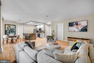 1420 Chestnut St # 701, Philadelphia, PA 19102
