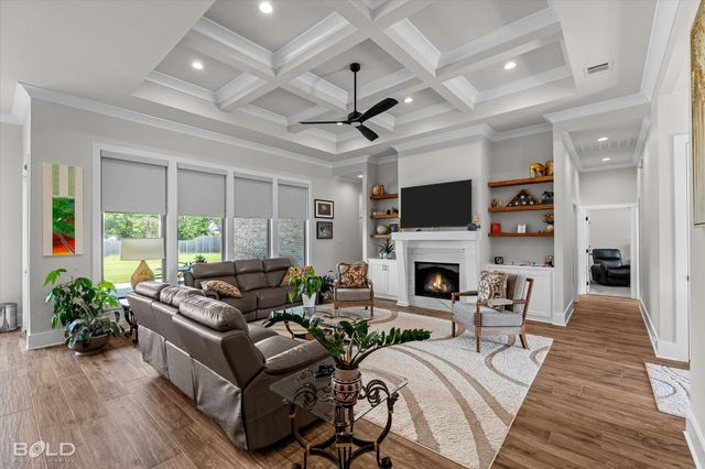 176 N Canal Drive, Bossier City, LA 71111