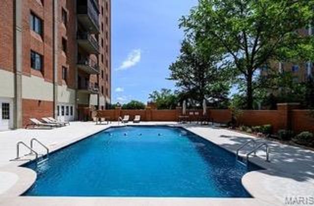 816 S Hanley Road 14B, Clayton, MO 63105
