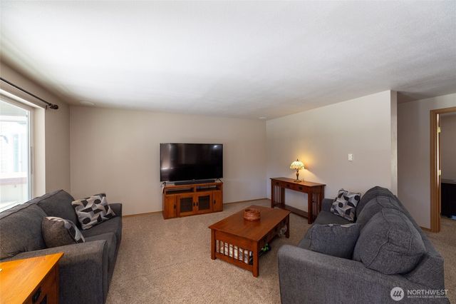 134 8 Macronovic Road, Chehalis, WA 98532