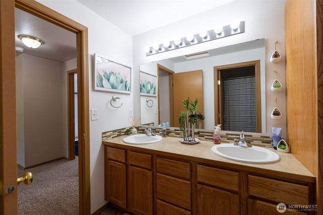 134 8 Macronovic Road, Chehalis, WA 98532