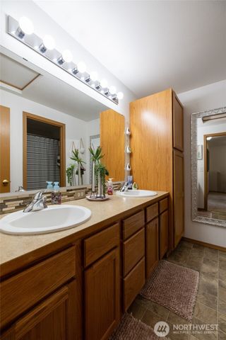 134 8 Macronovic Road, Chehalis, WA 98532