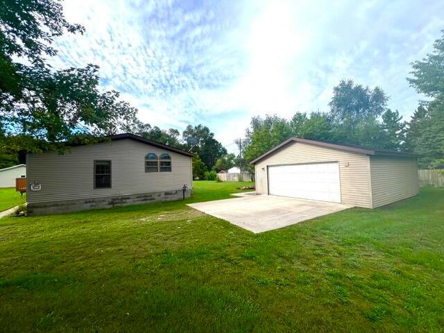 6596 Middleton Drive, Greenville, MI 48838