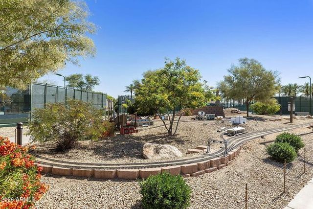 15619 W Vista Grande Lane, Surprise, AZ 85374