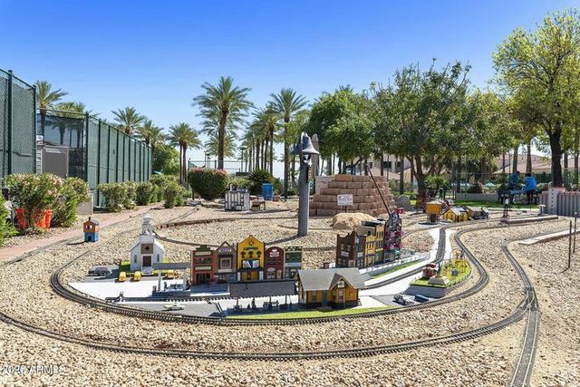 15619 W Vista Grande Lane, Surprise, AZ 85374