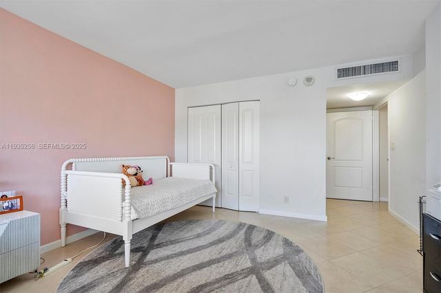 100 Golden Isles Dr 1201, Hallandale Beach, FL 33009